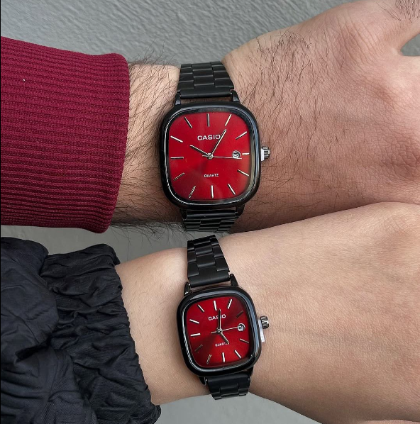 Black Red Classic Water Resistant Watch – Timeless Durability